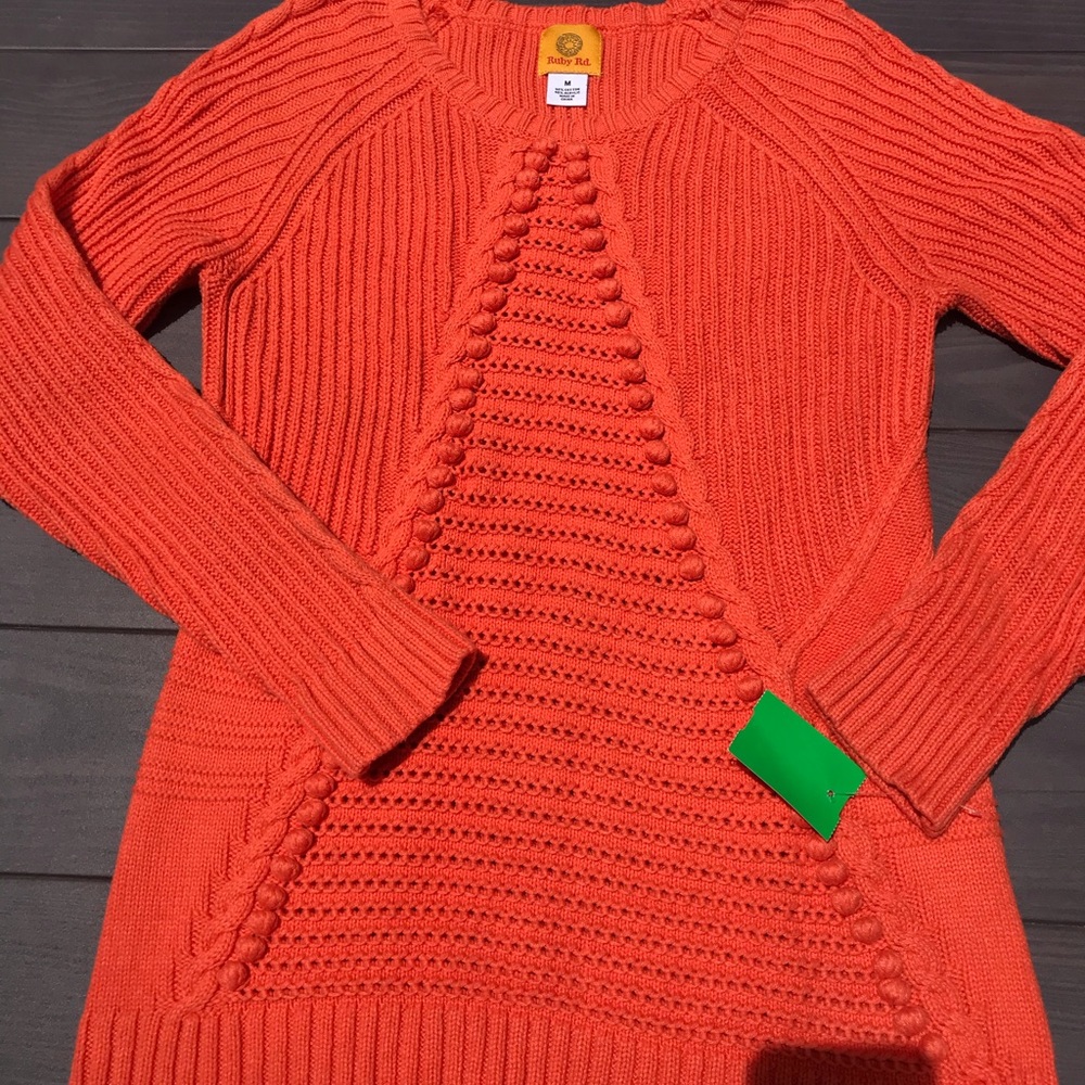 Size M loosely knit sweater 🧶